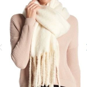 Free People Kensington fringe scarf (Beand NEW)
